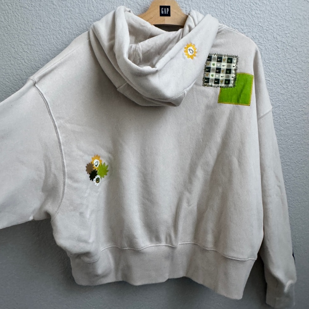 Nike women’s hoodie with Patchwork Design, size XS - Picture 2 of 8